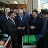 بازدید رئیس کمیته امداد امام خمینی (ره) از نمایشگاه دستاوردهای تسهیلات خوداشتغالی بانک کشاورزی برای مددجویان کمیته امداد