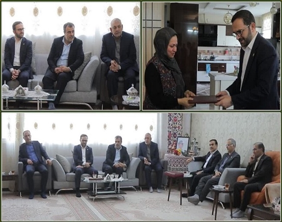 دیدار رییس هیأت مدیره عالی بانک با خانواده شهدا در مشهد مقدس