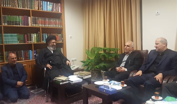 دکتر دژپسند در دیدار با نماینده ولی فقیه در استان گلستان تاکید کرد:تمام تلاش دولت کنترل تورم و‌ رونق تولید است